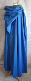 Lange blauwe cape