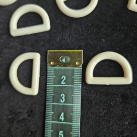 Kunstof D-ringen - creme plat