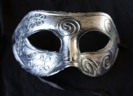 Zilverkleurig masker