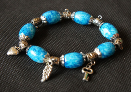 Armband blauw met bedeltjes