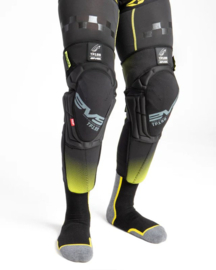 EVS kniebeschermers TP199 'Travis Pastrana' Zwart/Hi Viz Geel ( set van 2 )