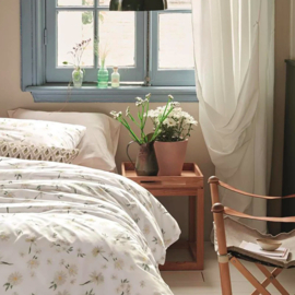 Ariadne At Home Daisies
