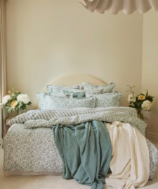 Lexington Flowers cotton sateen bed set, white/eucalyptus