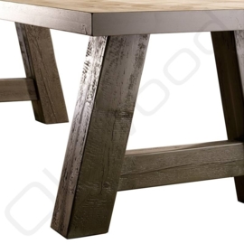 Robust table ''Milaan''