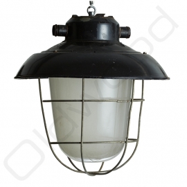 Industrial lamp with iron cast black