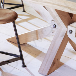 Robust table ''Madrid''