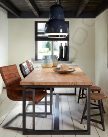 Robust table ''Napels'' oakwood
