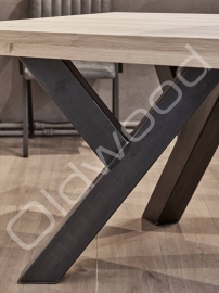 Robust table ''Sturdy Leg''