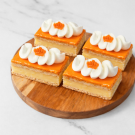 Tompouce per 4 met slagroom