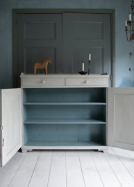 Antieke Zweedse kast uit Dalarna