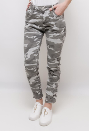 Camouflage jeans