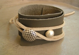 Leren wikkelarmband van 24 by Bijzonder