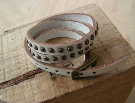 Leren wikkelarmband Studs- wit