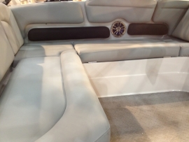 Crownline inbouw JBL Radio en remotes en Infinity Speakers