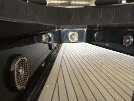 Rockford fosgate (pakket subliem) In een stout sloep