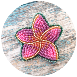 Broche 'Frangipani' 02