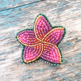 Broche 'Frangipani' 02