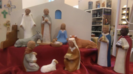 Handgemaakte beeldjes in keramiek