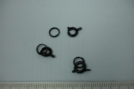 [5426 ] Veerring slotje, 6 mm. Git Zwart, 3 stuks met split ring