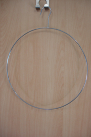 *[ 8669 ] Ring 30 cm. Ring metaal met vaste ophang haak.