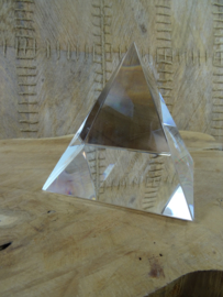 KRISTAL Pyramide 10 x 10 cm. , super helder