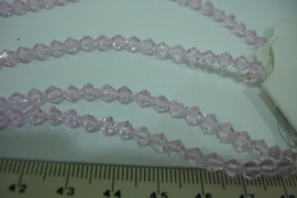 [ 6768 ] Glaskraal model Conisch 4 mm. Roze, per streng