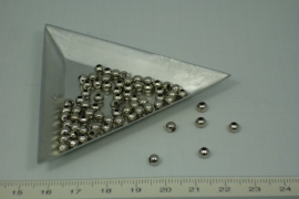 [5238 ] Metaal kraaltje Chroom, 4 mm. ongeveer 70 stuks
