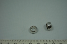 [0623 ] 10 mm. dikke kraal van 12 mm.Zilverkleur, per stuk