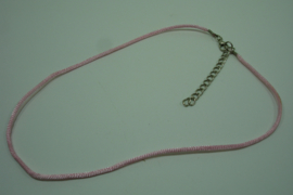 [ 1417 ] Ketting 41 tot 43 cm. Satijnkoord 2 mm. Baby Roze