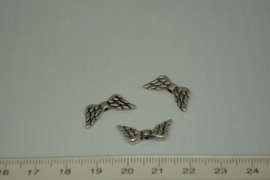 [0571 ] Dubbele vleugel, 20 mm. Chroomkleur, per stuk