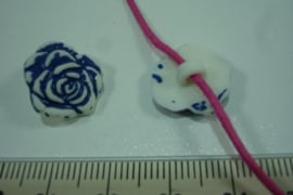 [ 0123 ] één oog Knoop 15 mm. Bloem Blauw/Wit, per stuk