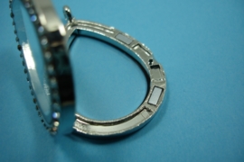[ 6235 ] Locker Druppel 46 x 30 mm. Zilverkleur met Glitter, per stuk
