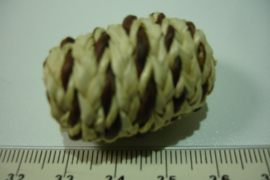 [ 7069 ]  Rotan draad kraal 32 x 22 mm.  Beige, per stuk