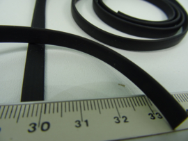 [ 5712-Z ] plat Rubber 6 mm. Zwart, per meter