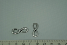 [0429 ] Oneindigheid 24 x 8 mm. metaal Oud Zilver