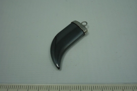 [0642 ] Hematiet Tand plat, 32 mm.