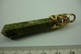 [ 1065 ] Pendel +/- 6 cm. Jaspis Groen met Goudkleur kap, per stuk