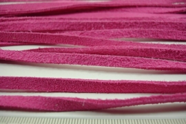 [ 6379 ] Plat Suede Veter 5 mm. Donker Roze, per meter