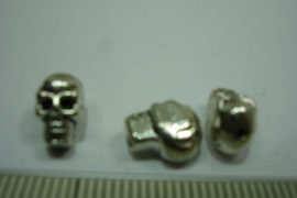 [ 0340 ] Doodshoofdje metaal Chroomkleur 10 x 7 x 5.8 mm. per stuk