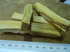 Palo Santo sticks ( Heilig hout ) +/- 25 gram