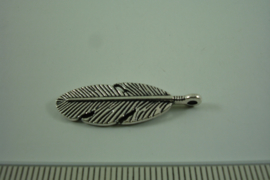[ 1172 ] Metaal Veertje 3 cm. Zilver kleur, per stuk