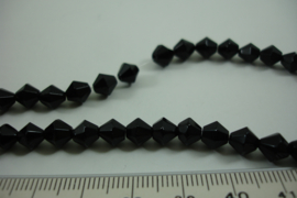 [ 6773 ] Conisch  geslepen Glaskraal 6 mm. Zwart, per streng