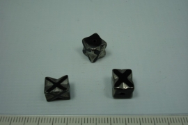 [0647 ] Hematiet kraal met metallook, 9 x 8 mm. per stuk