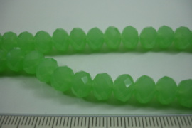 [ 6684 ] Spacer Glaskraal 8 mm. Appeltjes Groen, per streng