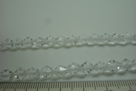 [ 6777 ] Conisch geslepen Glaskraal 6 mm. Kristal helder, per streng
