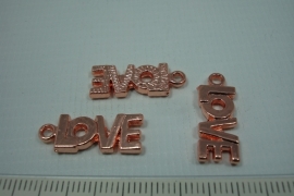 [0692 ] LOVE [ tekst  21 x 8 mm. Rosé kleur, per stuk