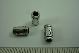 [ 6449 ] Metallook bewerkte Tube kraal, Zilver kleur, per stuk