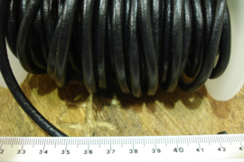[ 6012 ] ECHT LEER 5 mm. Zwart, per 1½ meter