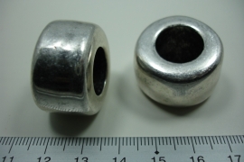 [5480 ] Mate Kraal 27 x 18 mm. Oud Zilver, per stuk