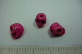 [ 0747 ] Doodshoofd kraal 10 mm. Donker Roze, per stuk